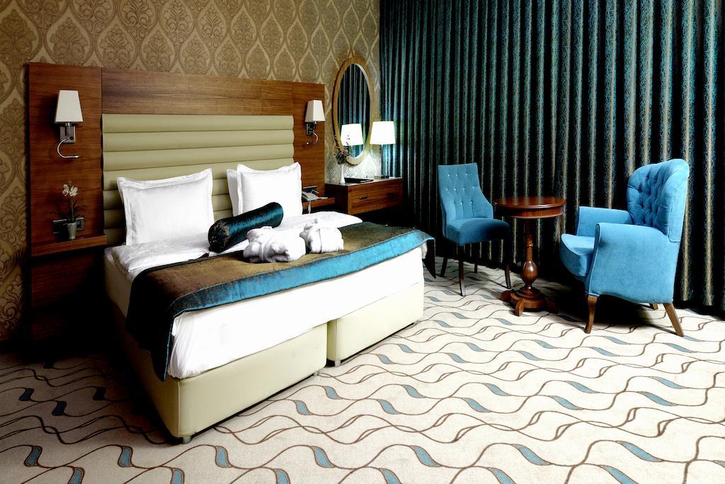Margi Hotel Edirne Luaran gambar A bedroom at the hotel